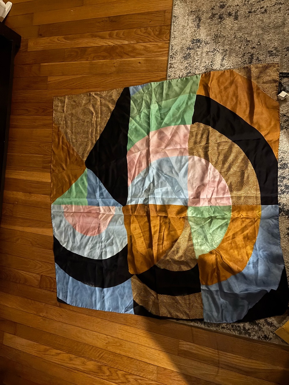 NWT Lafayette 148 New York 100% Silk Scarf Made Italy Abstract Geometric